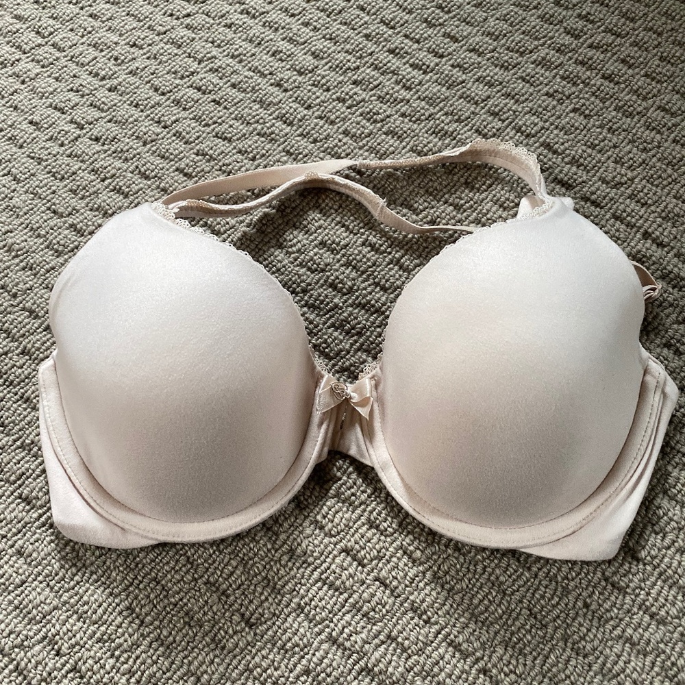 Victoria's Secret Bra - Body by Victoria - Lined Perfect Coverage - 32D